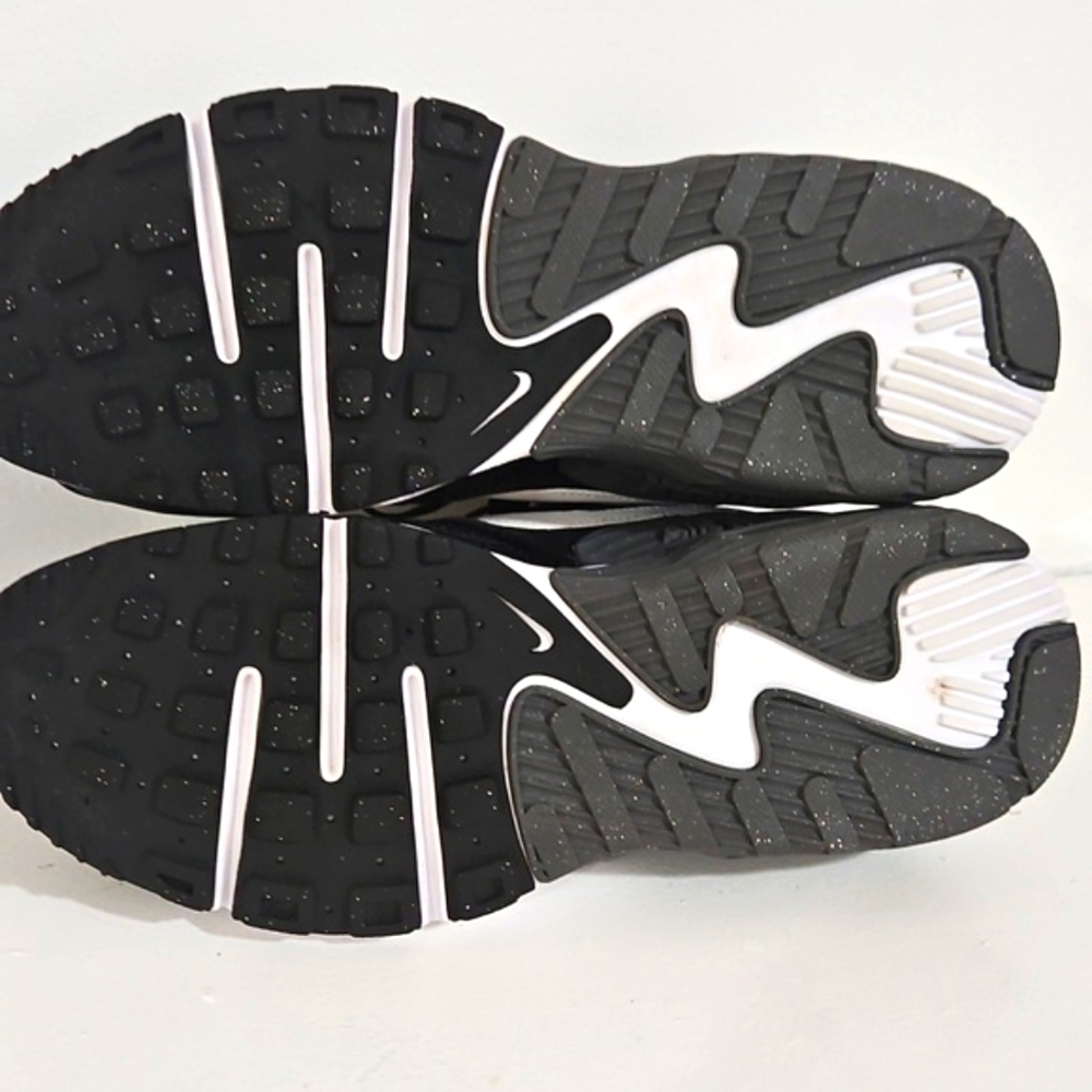 Nike Air Max Excee. Women's Size 8 - Picture 7 of 7